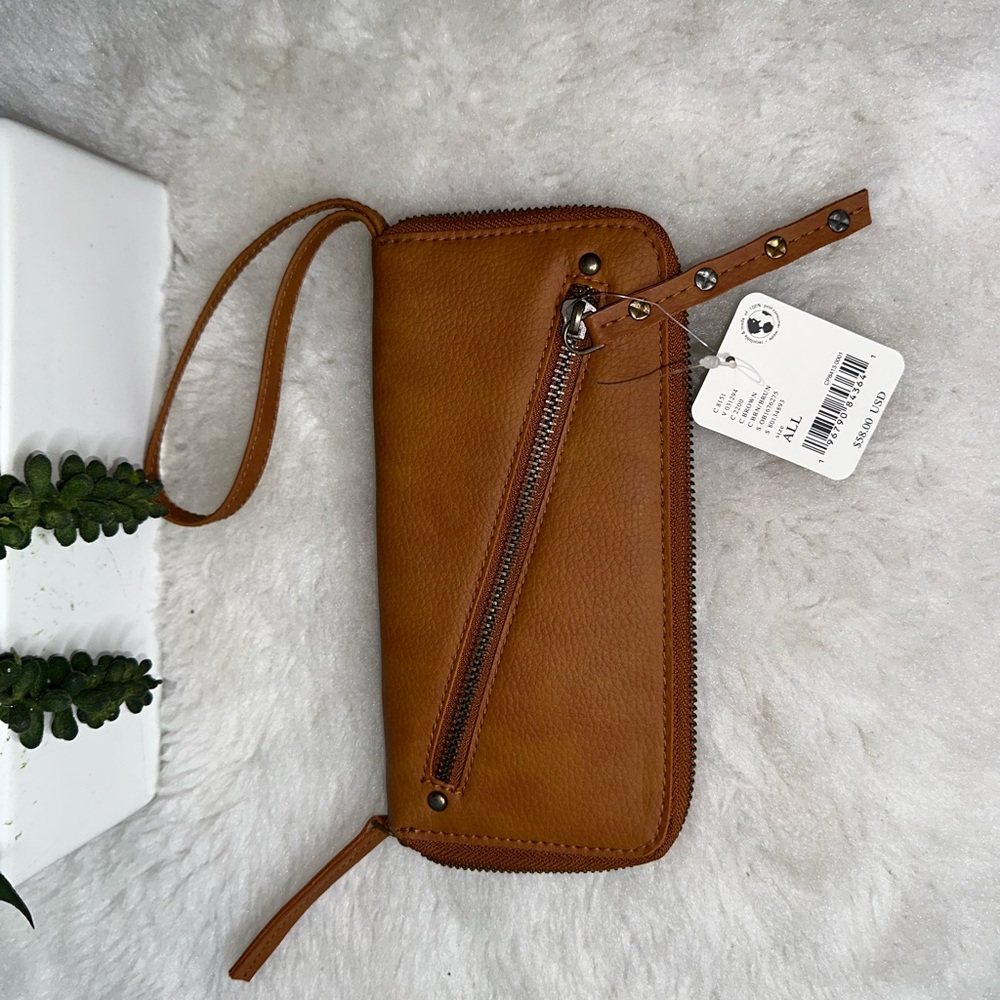 REE PEOPLE Collection - Distressed Vegan wristlet